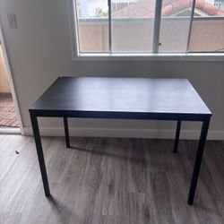 Black Table (free)