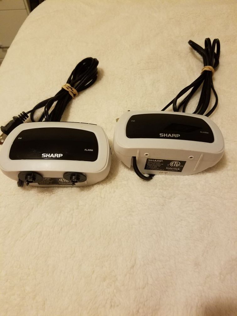 Sharp spc085 digital alarm clocks (2)