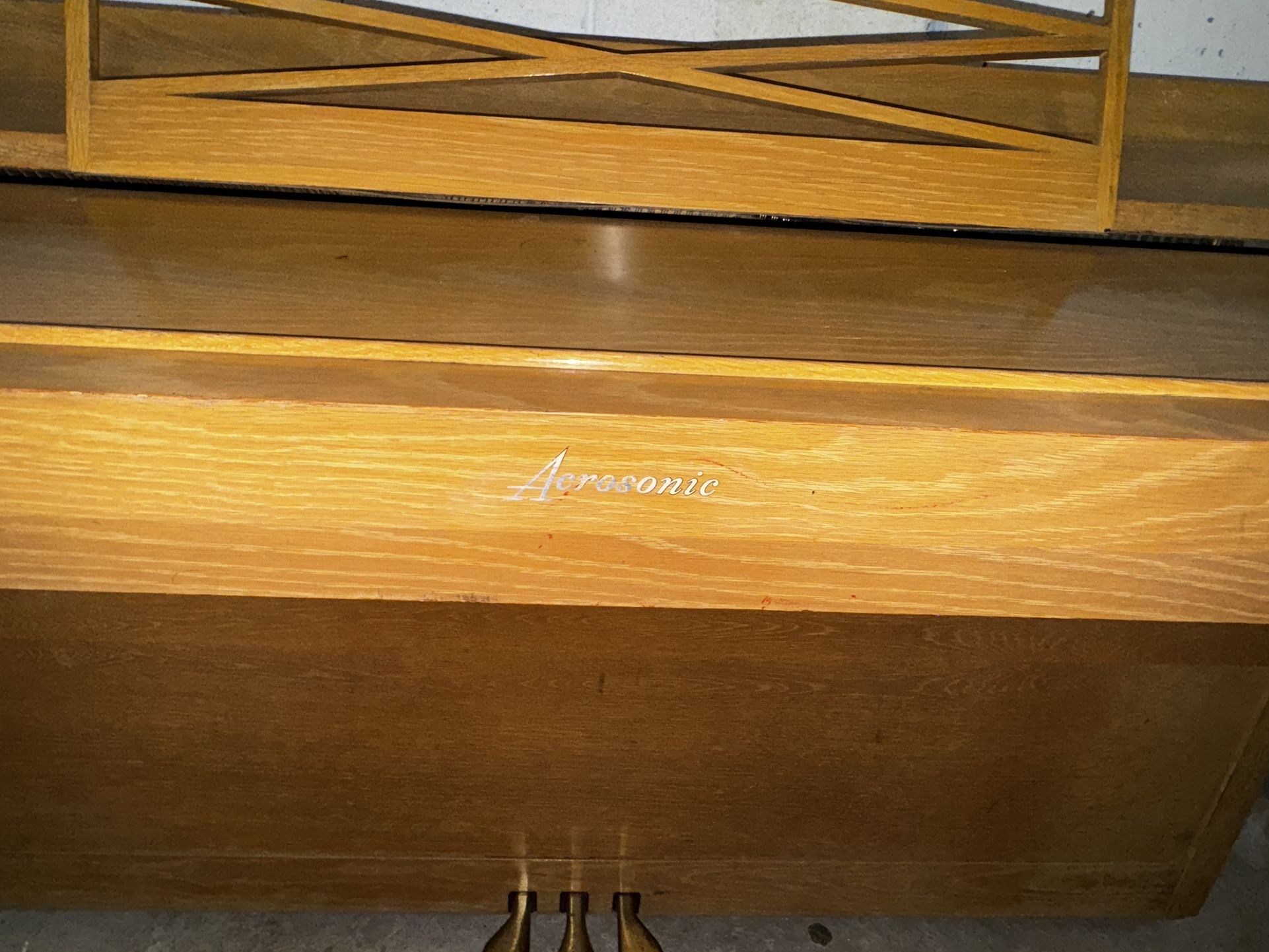 Piano Acrosonic