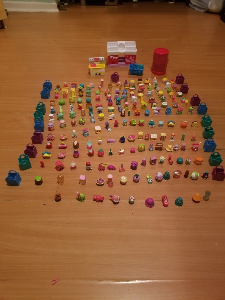 Shopkins and play sets