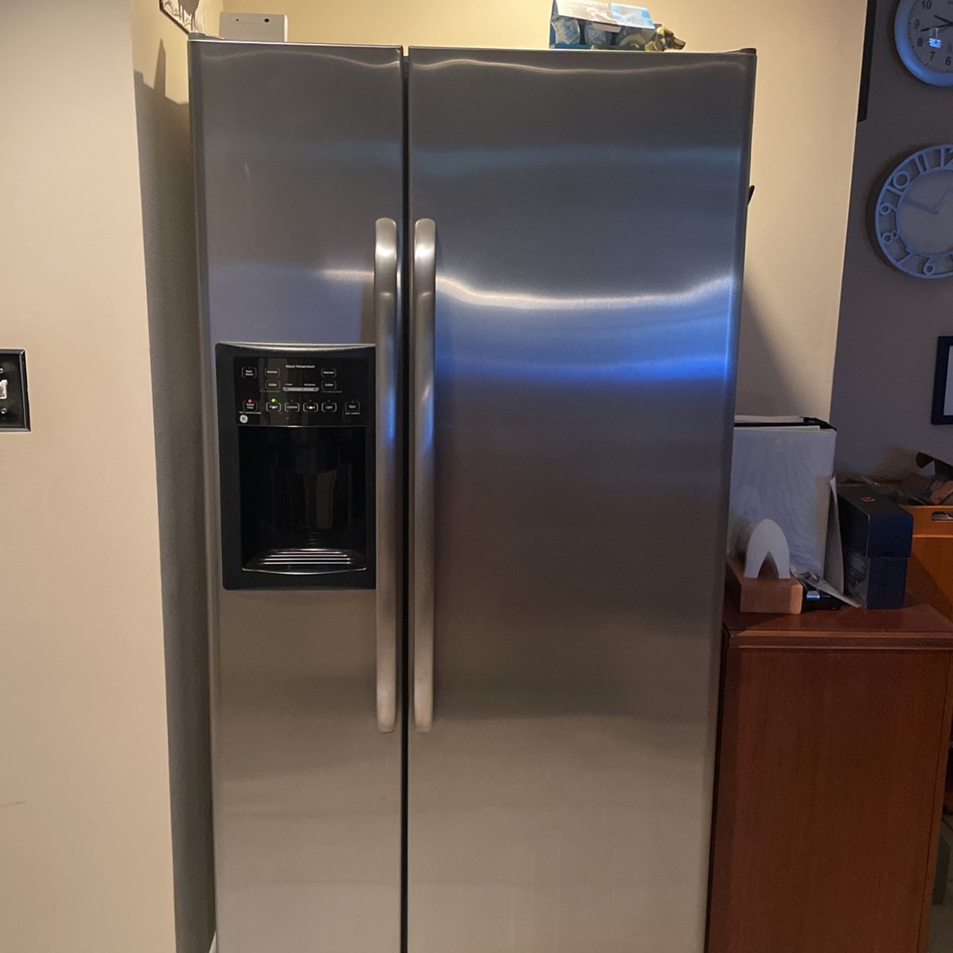 GE Stainless Refrigerator for Sale in Atlanta, GA - OfferUp