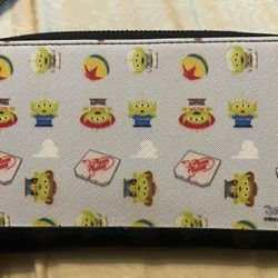 Disney Toy Story Pixar Buckle Down Wallet Aliens Blue Pizza Planet The Claw Cow Boy