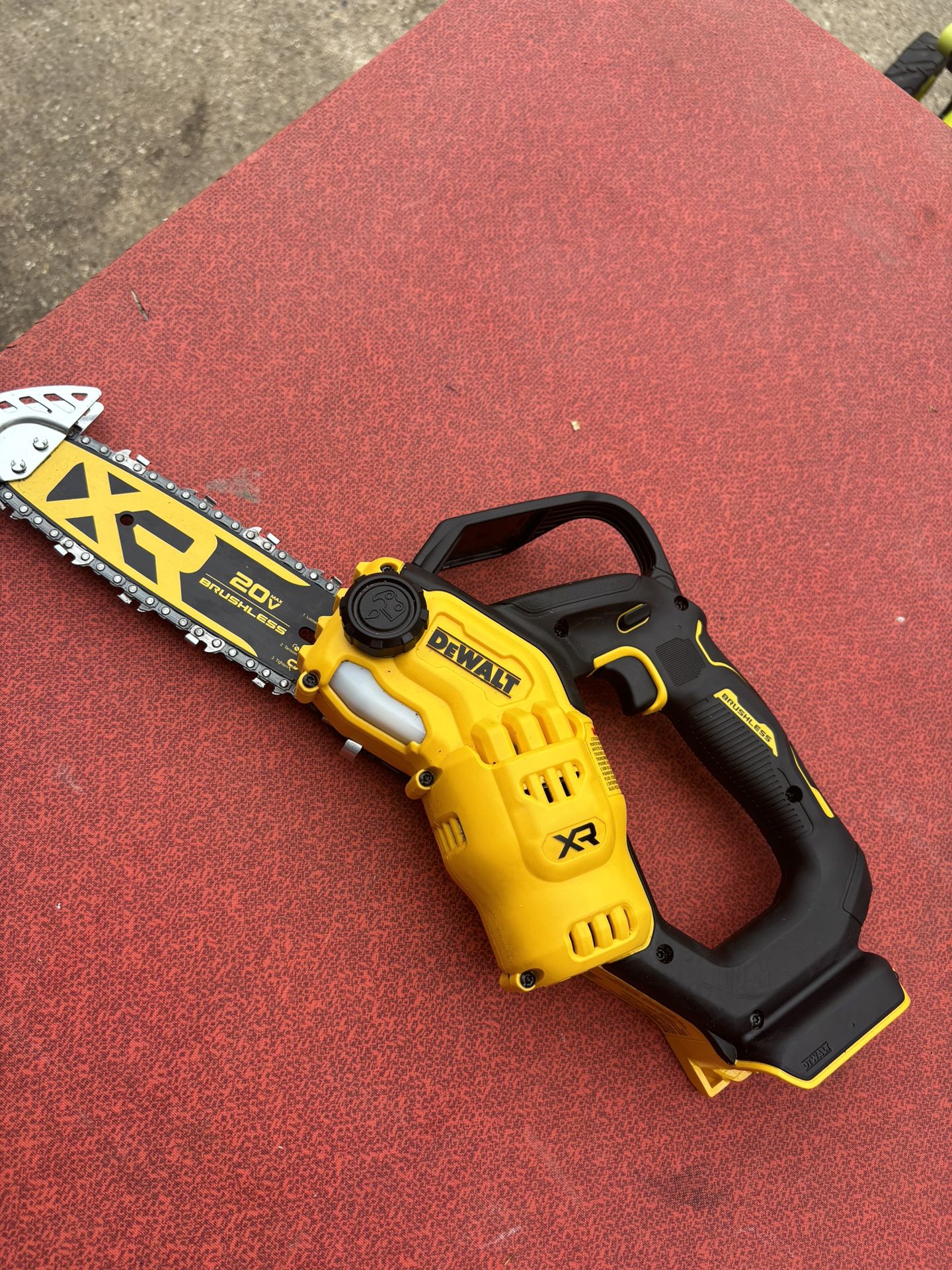DeWalt 20V Max XR -8 In Brushless Battery Power Pruning Chainsaw  Tool Only / Like New /Pickup Only 