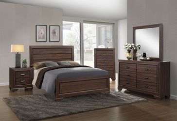 Queen size bedroom set on sale (q.bed, dresser, nightstand, mirror)🎈📦🛏