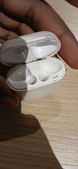 Airpods 1st & 2nd Gen Charging Case