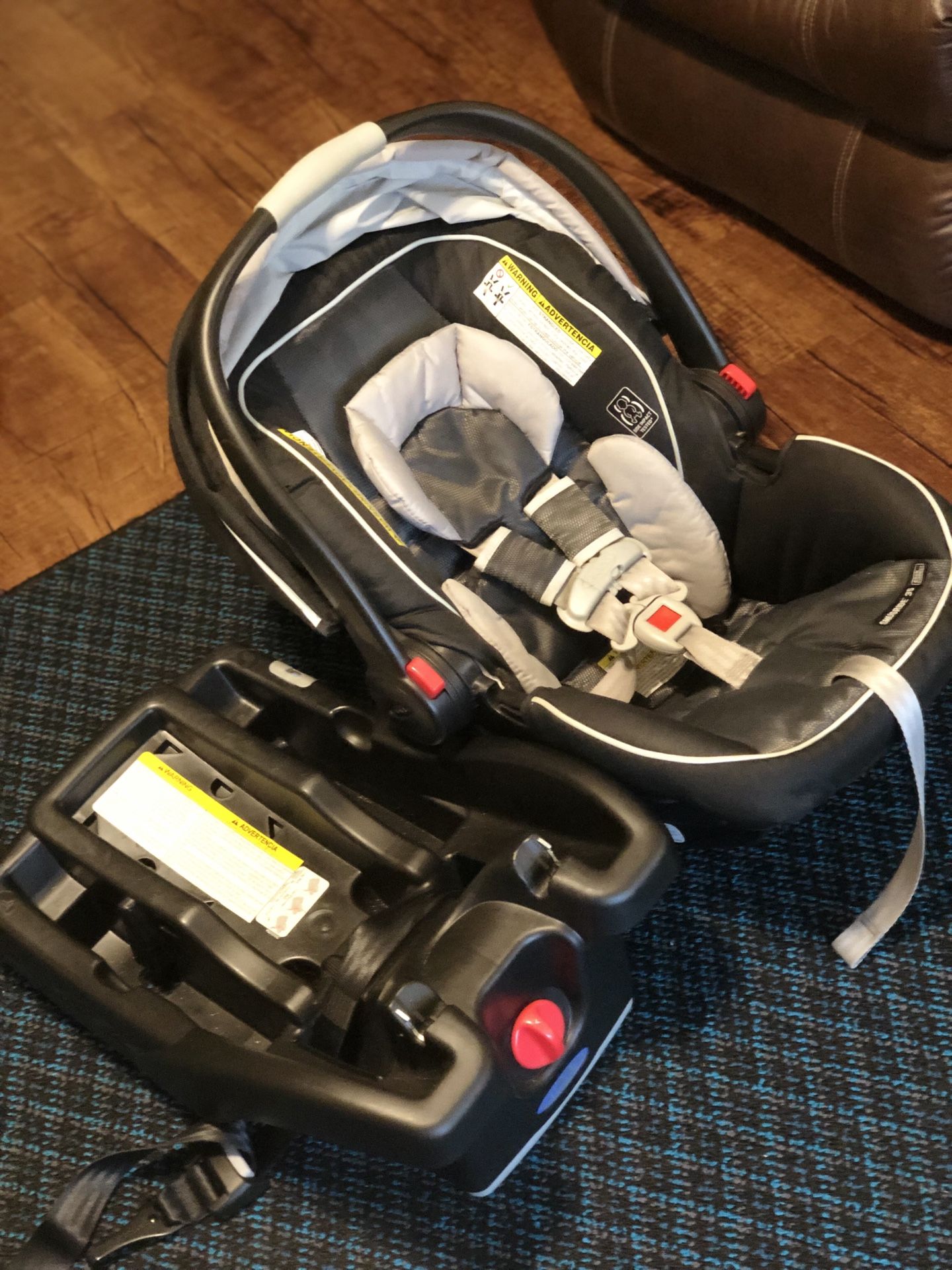 Graco SnugRide 35 Infant Car Seat