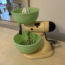 Antique 1930 sunbeam Mixmaster 