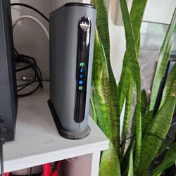 Motorola MB8611 Docsis 3.1 Cable Modem Xfiniry/Comcast Compatible 