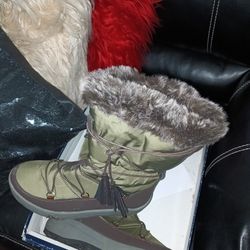 Green Winter Boots 