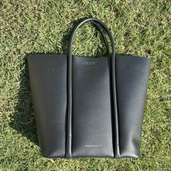 ✨ Elegant Black Tote Bag – Expressions NYC ✨