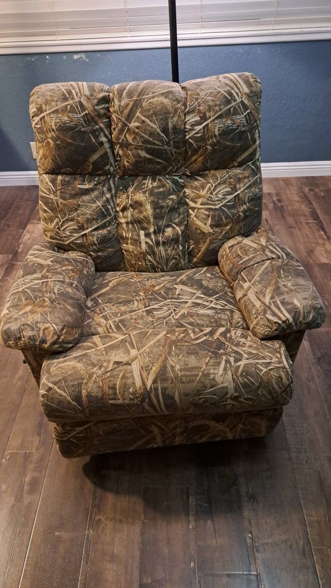 Recliner Chair, Camouflage, Preowned