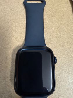 Apple Watch Series 8 CELLULAR Bundle – Verizon ready, includes 2 bands!