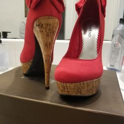 Beautiful Bebe Heels Size 7