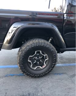 17” Jeep Alloy wheel
