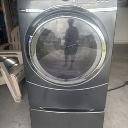 GE Frontload Washer And Dryer With Pedastools