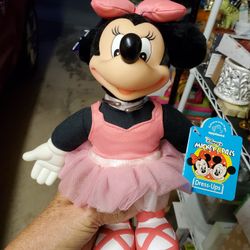 Minnie Applause, Each