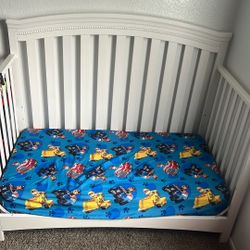 White Grow With Me Crib (with Instructions) And All Screws ) 