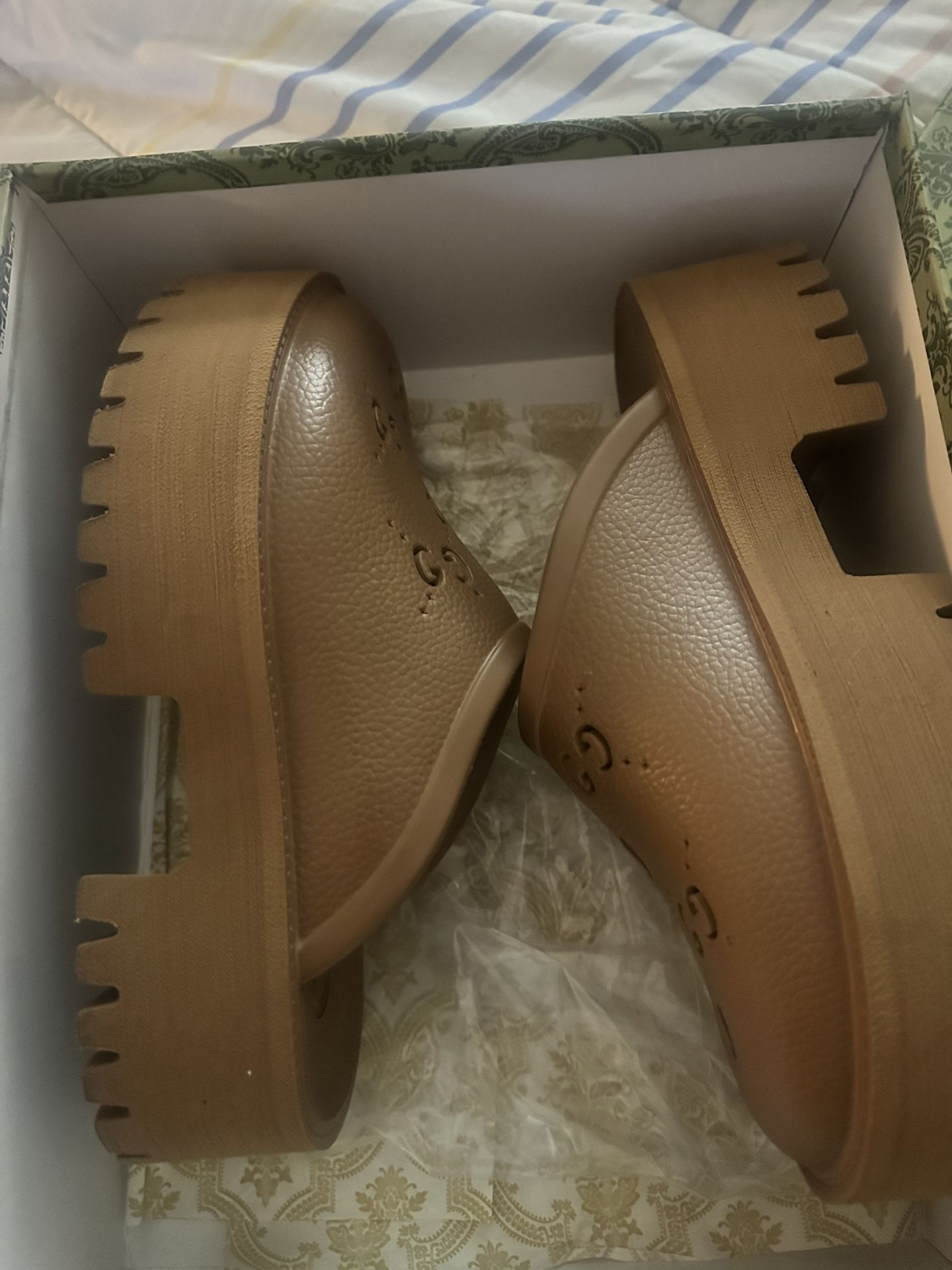 New Gucci Women’s platform G Lug Sole Sandals 