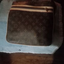 Loui V Shoulder Bag 