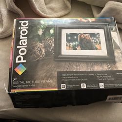 Polaroid 7” Digital Picture Frame