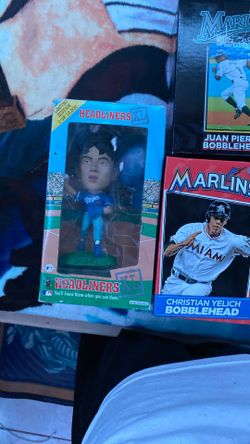 baseball and hockey bobbleheads