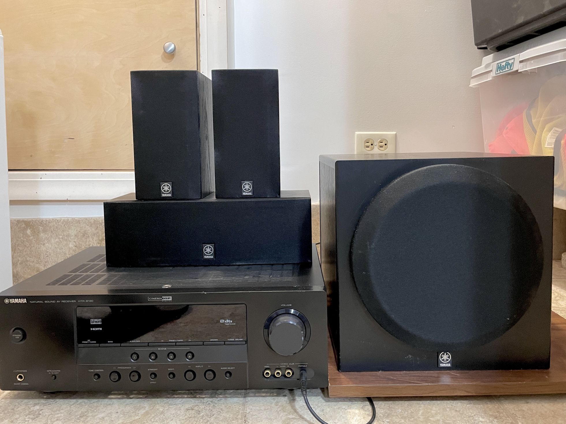YAMAHA HTR 6130 Natural Sound AV Receiver + 4 piece Sound System