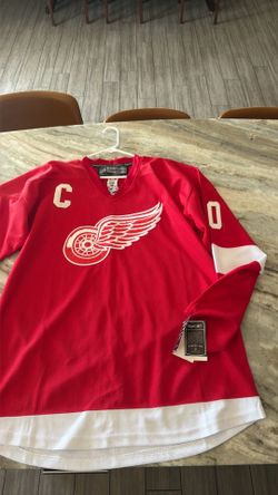 Red wings jersey