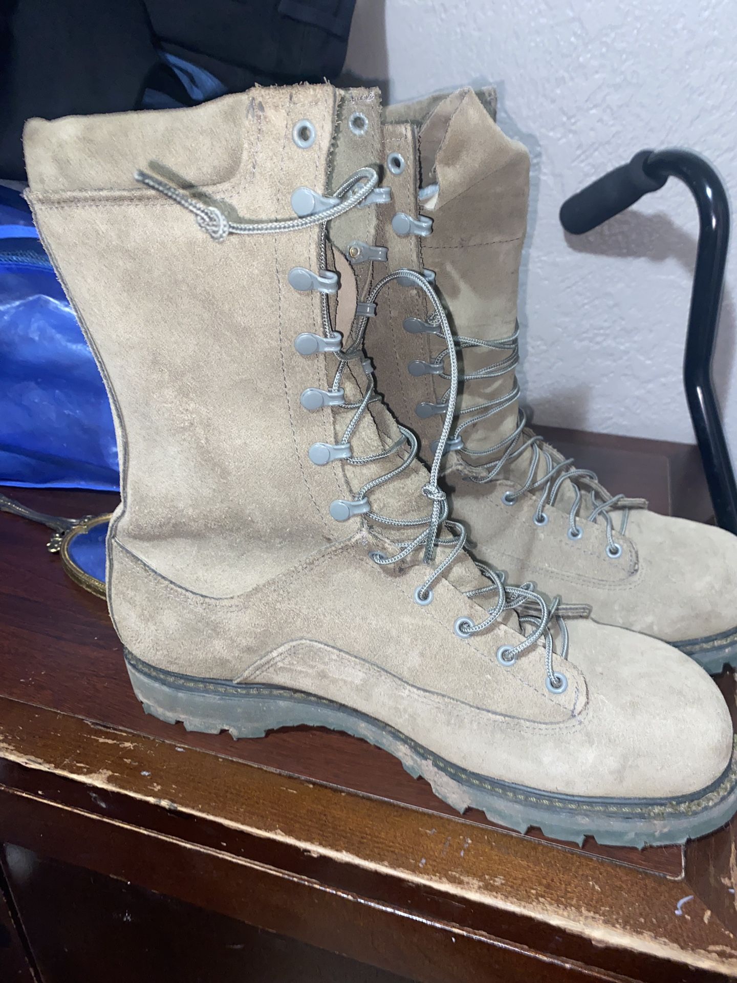 Men’s military boots