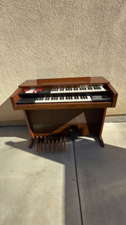Hello I am messaging you regarding my iPad are you gonna be able to replace the screen vintage Thomas transistor electric organ built in speaker, it h