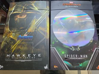 SPIDERMAN STEALTH SUIT / HAWKEYE DELUX 180$ EACH