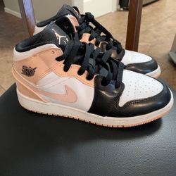 Air Jordan 1 Mid GS Crimson Tint (554725 133) Size 4.5Y