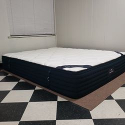 Queen size mattress - can DELIVER almost anywhere for $20 extra - please see all photos and read everything 🙂