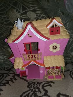Lalaloopsy doll house