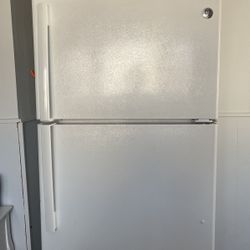 GE Refrigerator 