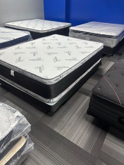 Huge sale for Mattress And Box Twin size #mattress and box 150.$ full 190$ Queen 200$ king 290$. free delivery free set up 708….289…7715… cash or Zell