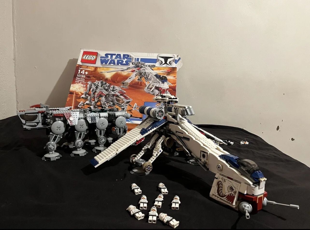 Lego Star Wars dropship 10195.