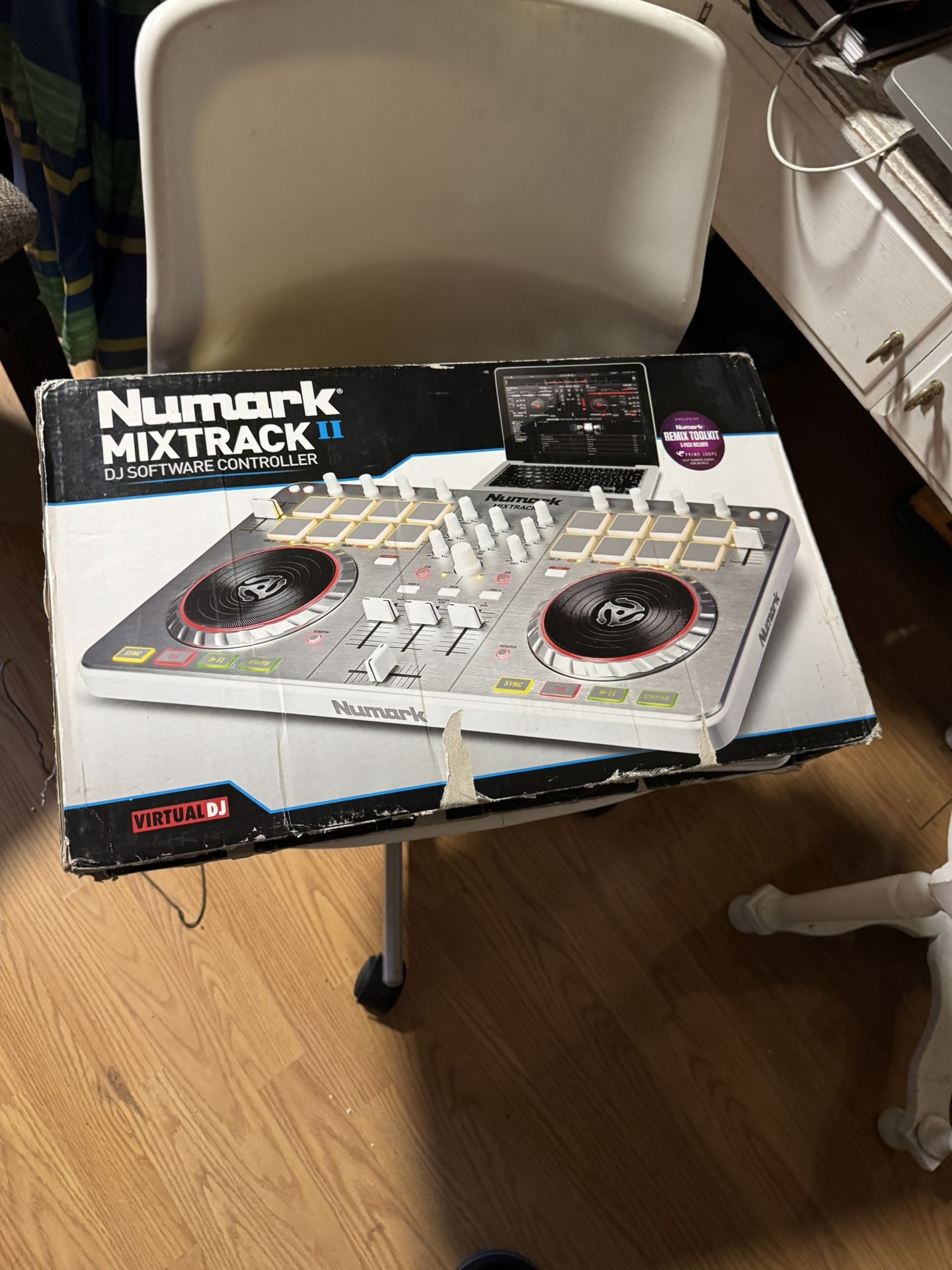 Very good condition】Numark Mixtrack II USB DJ Controller with Trigger Pads