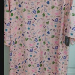 BRAND NEW - PRETTY PASTEL SLEEPSHIRT $3.