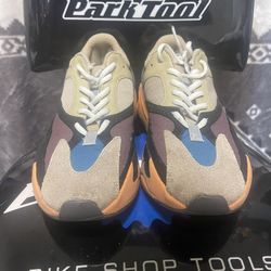 adidas Yeezy Boost 700 Enflame Amber Size 9