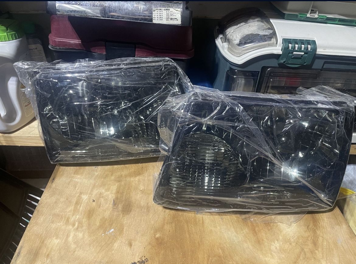 Ford Ranger Headlight