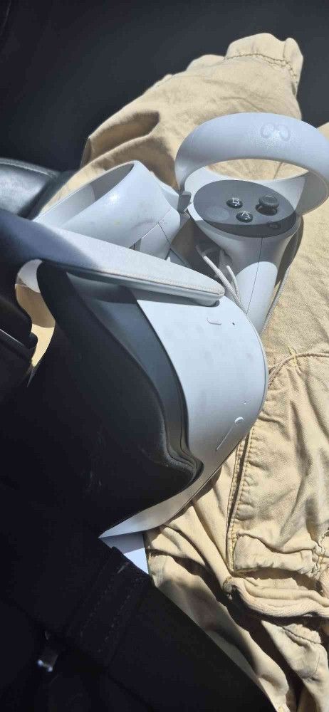 Oculus 2 Headset Broken