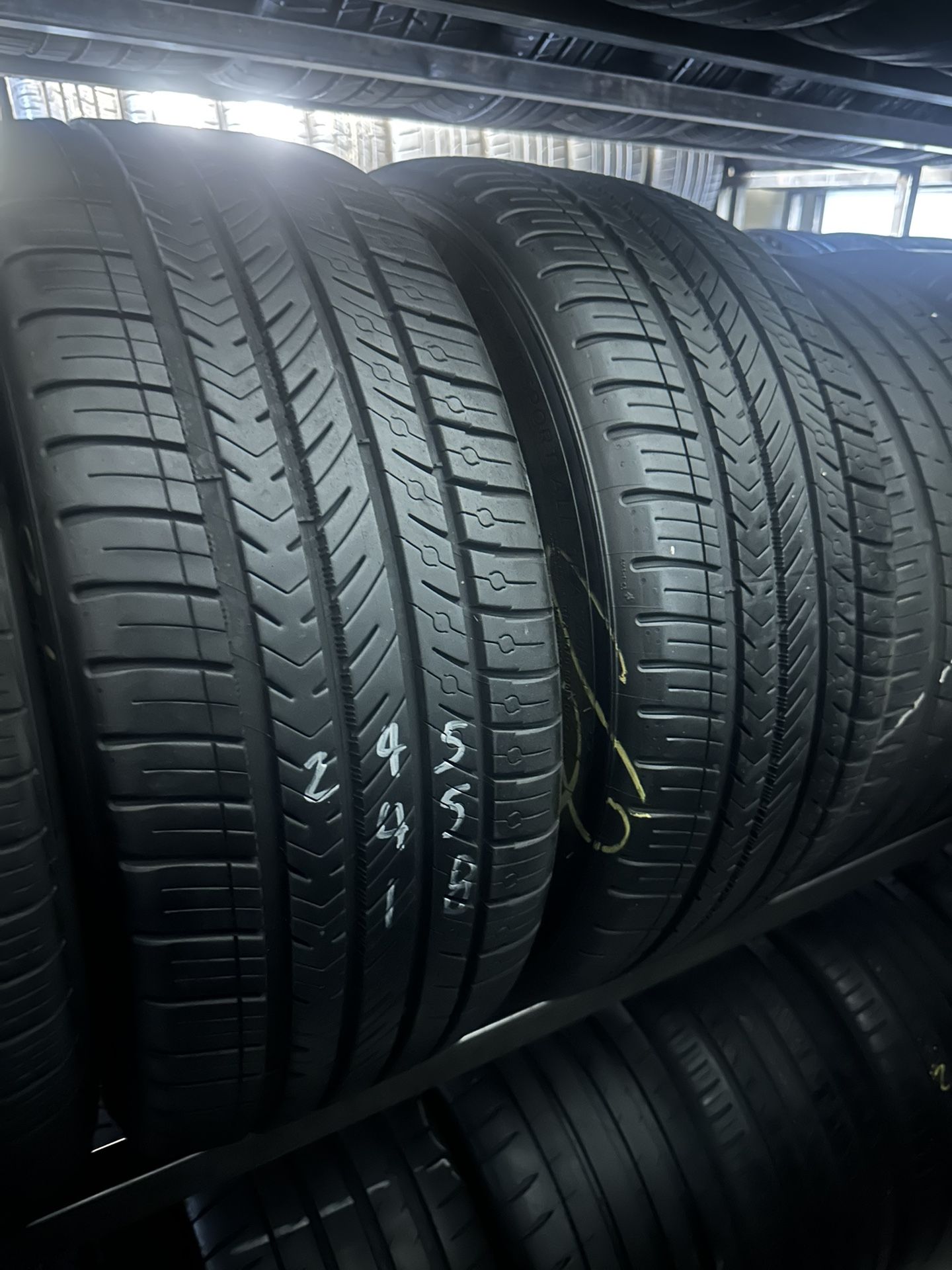 PAIR OF TIRE 245 45 18 MICHELIN 85% LIFE