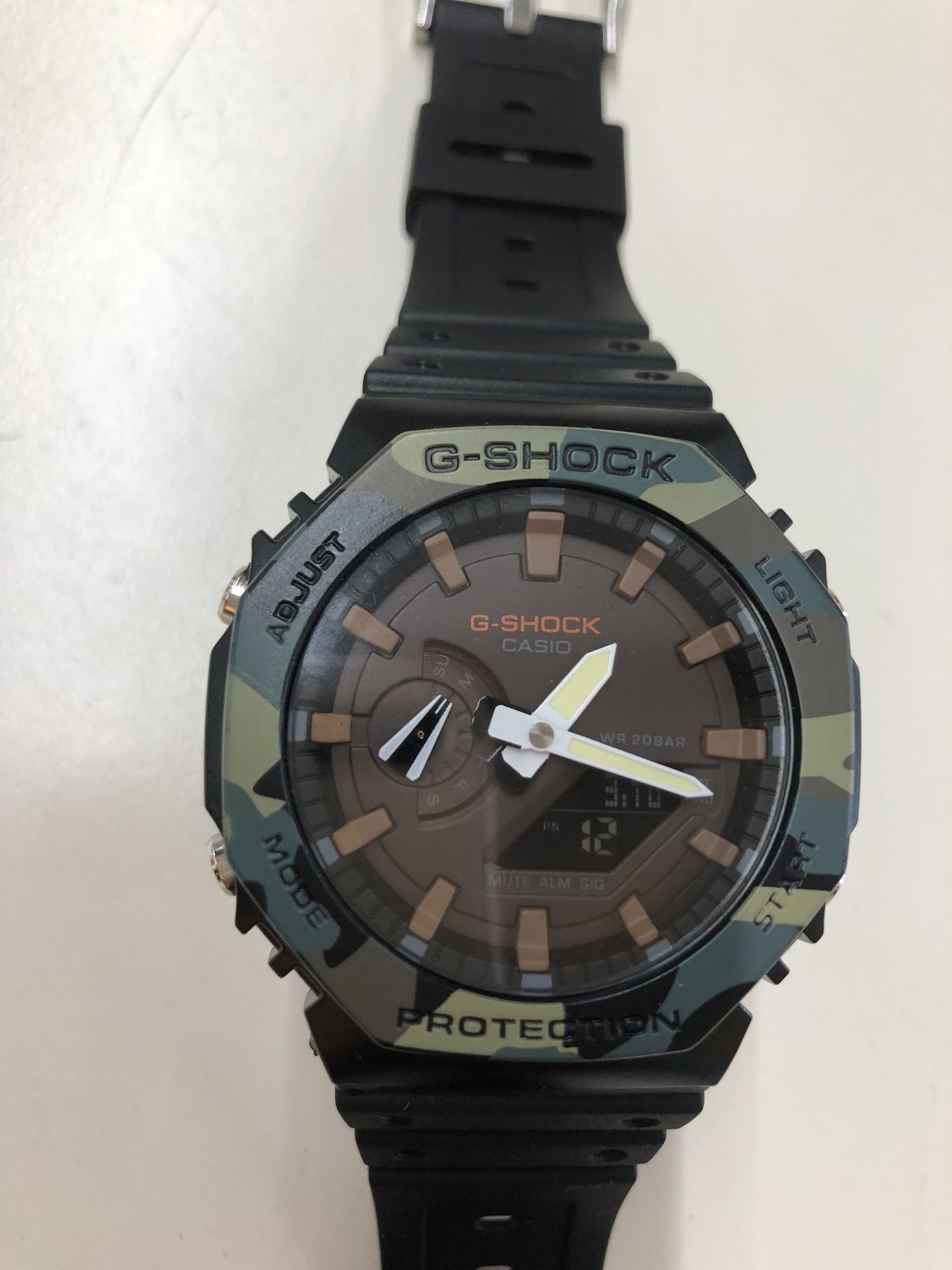 カラフルな顔デザイン掛時計　長谷川博紀　ポストモダン　珍品　香港製 カラフルな顔デザイン掛時計 長谷川博紀 ポストモダン 珍品 香港製