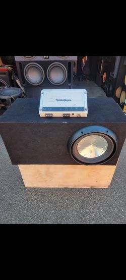 UNA BOCINA Y AMPLIFIER