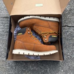 MEN Dewalt Steel Toe Boots 9.5 Wide 