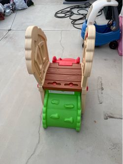 Little tykes play structure.