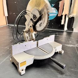 MAKITA SL 1030-10” Compound Miter Saw With Hard 