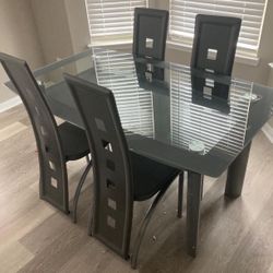 Echo Black/Gray Glass-Top Dining Set (Dining table and Chairs
