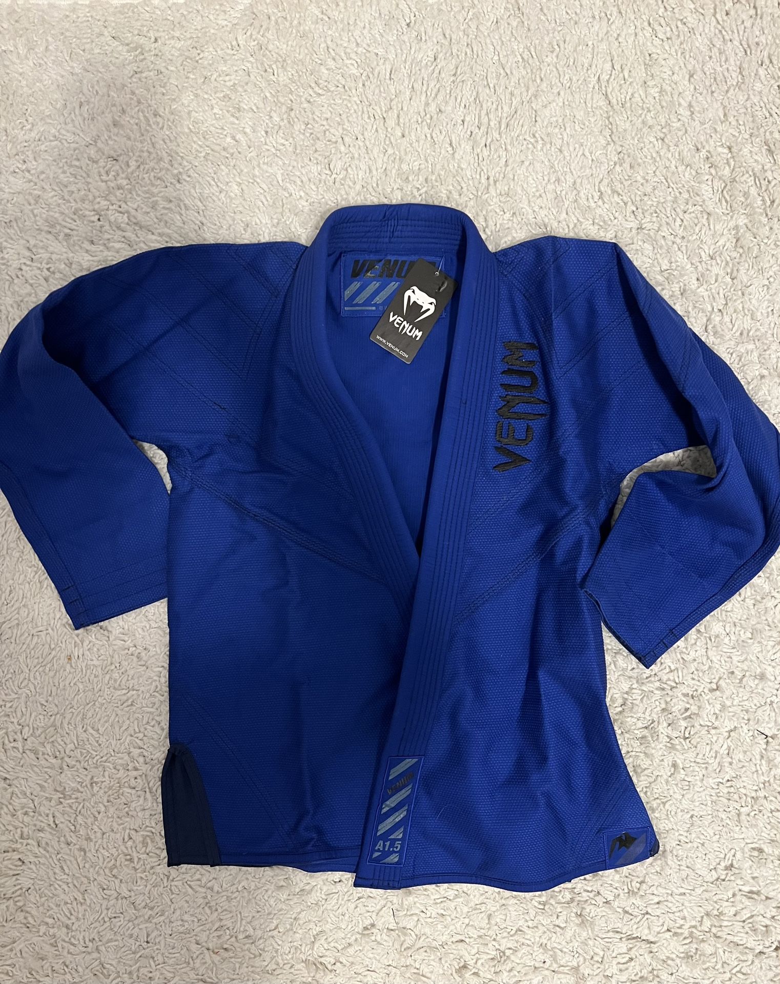 Venum Jiu-Jitsu Gi Size A1.5 Brand New With Tags