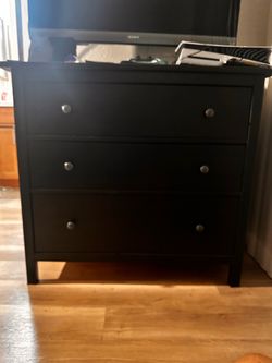Dresser black